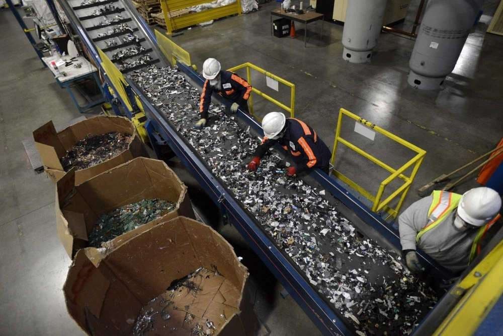 Hassle-Free Disposal & Dismantling in Singapore professional service Singapore - interior design renovation - Redefine Space Pte Ltd